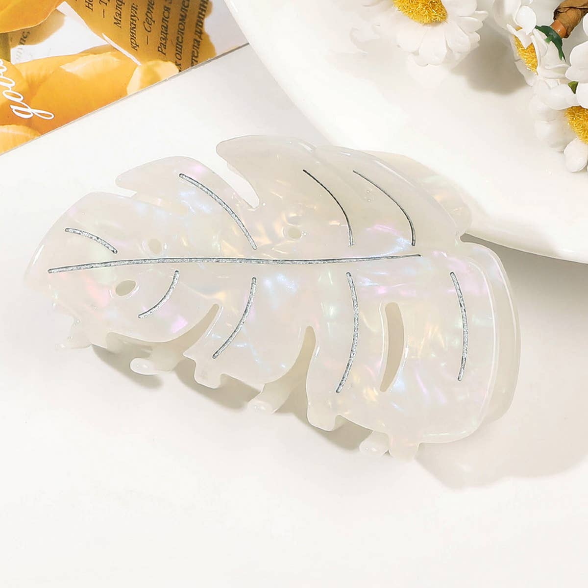 Acetate Leaf Hair Claw - Elegant Shark Clip_CWAHA1646: Beige / (OS) 3