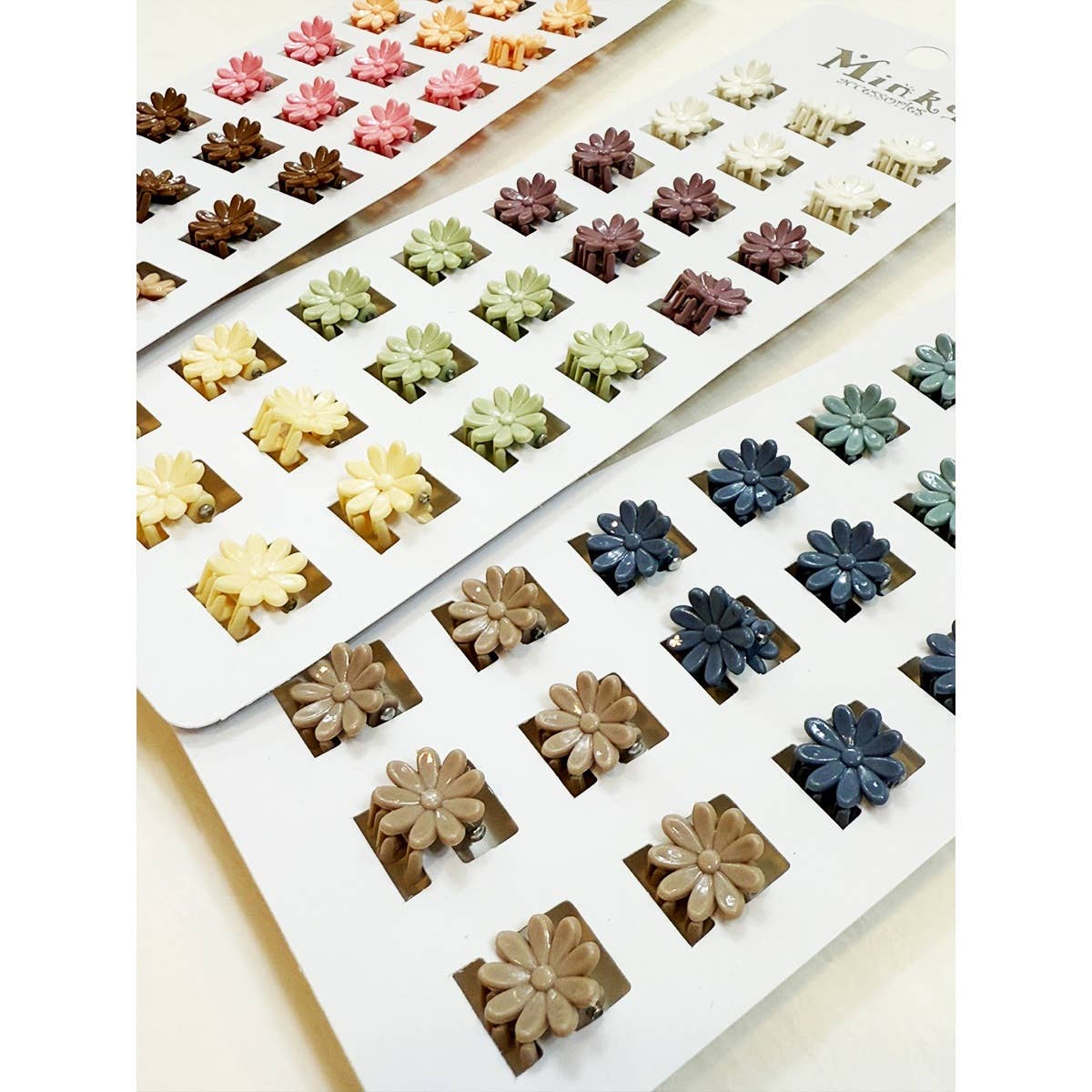 24 pcs Assorted Color Mini Daisy Hair Claw: MIX COLORS