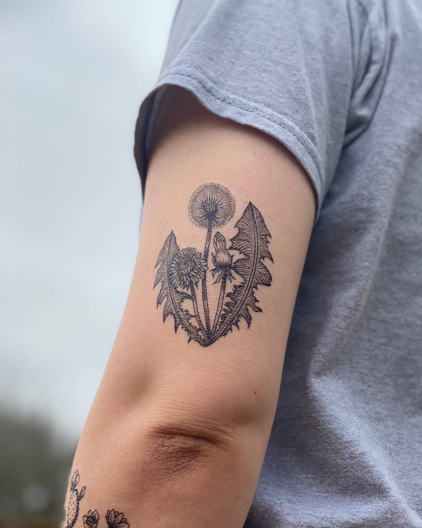 Dandelion Flower Temporary Tattoo: 1-Pack