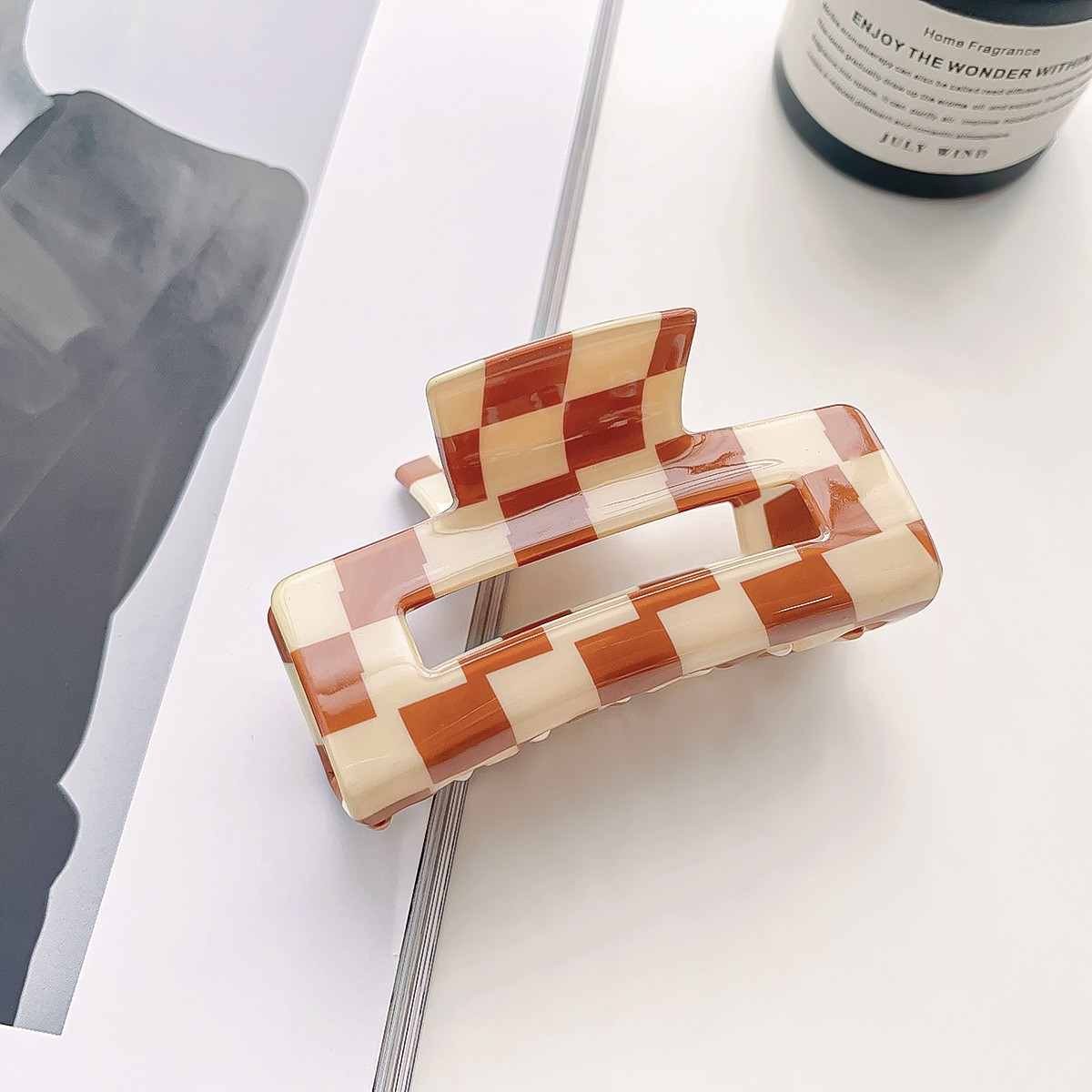 Checkerboard Hair Claw – Candy Color Acetate Look_CWMM10084