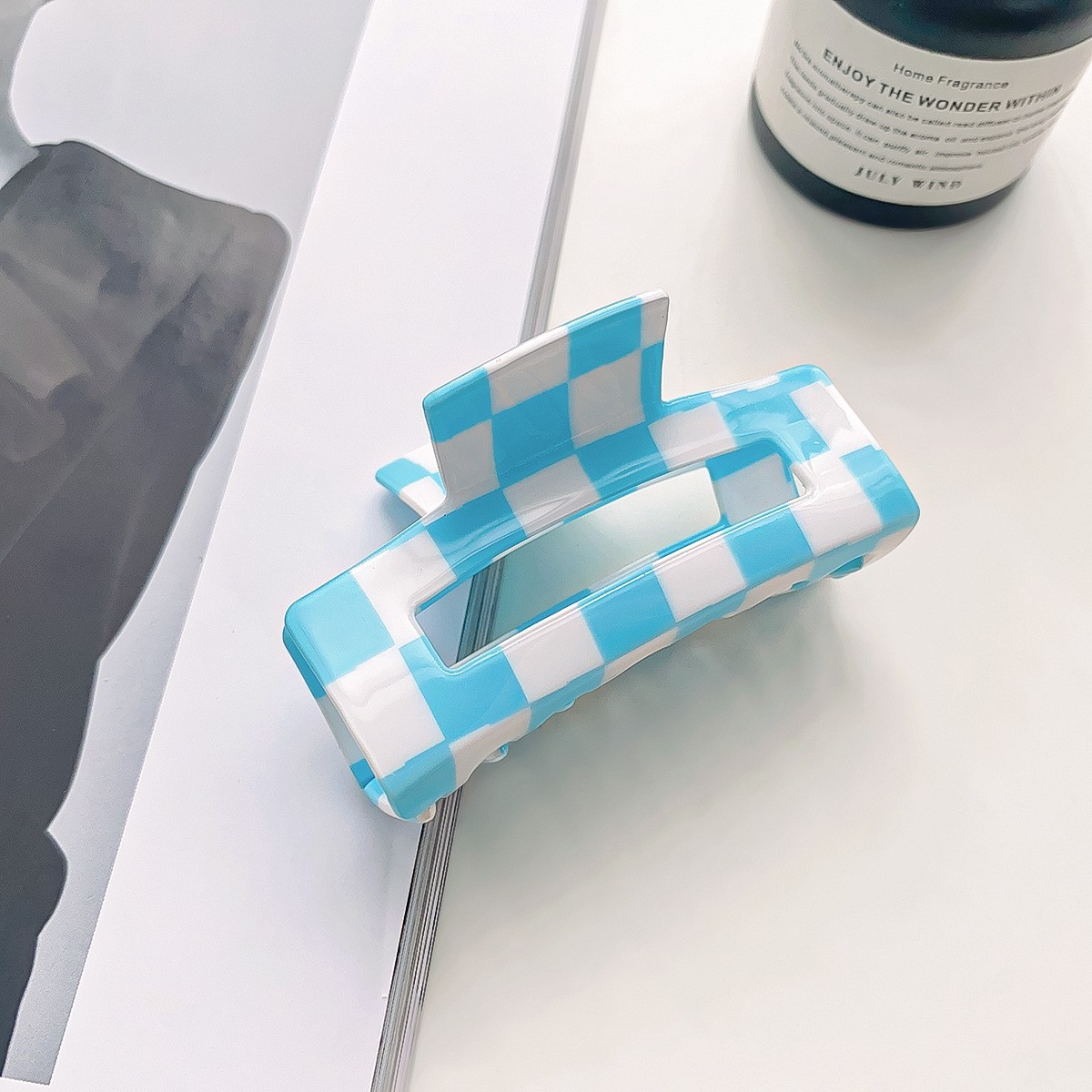 Checkerboard Hair Claw – Candy Color Acetate Look_CWMM10084