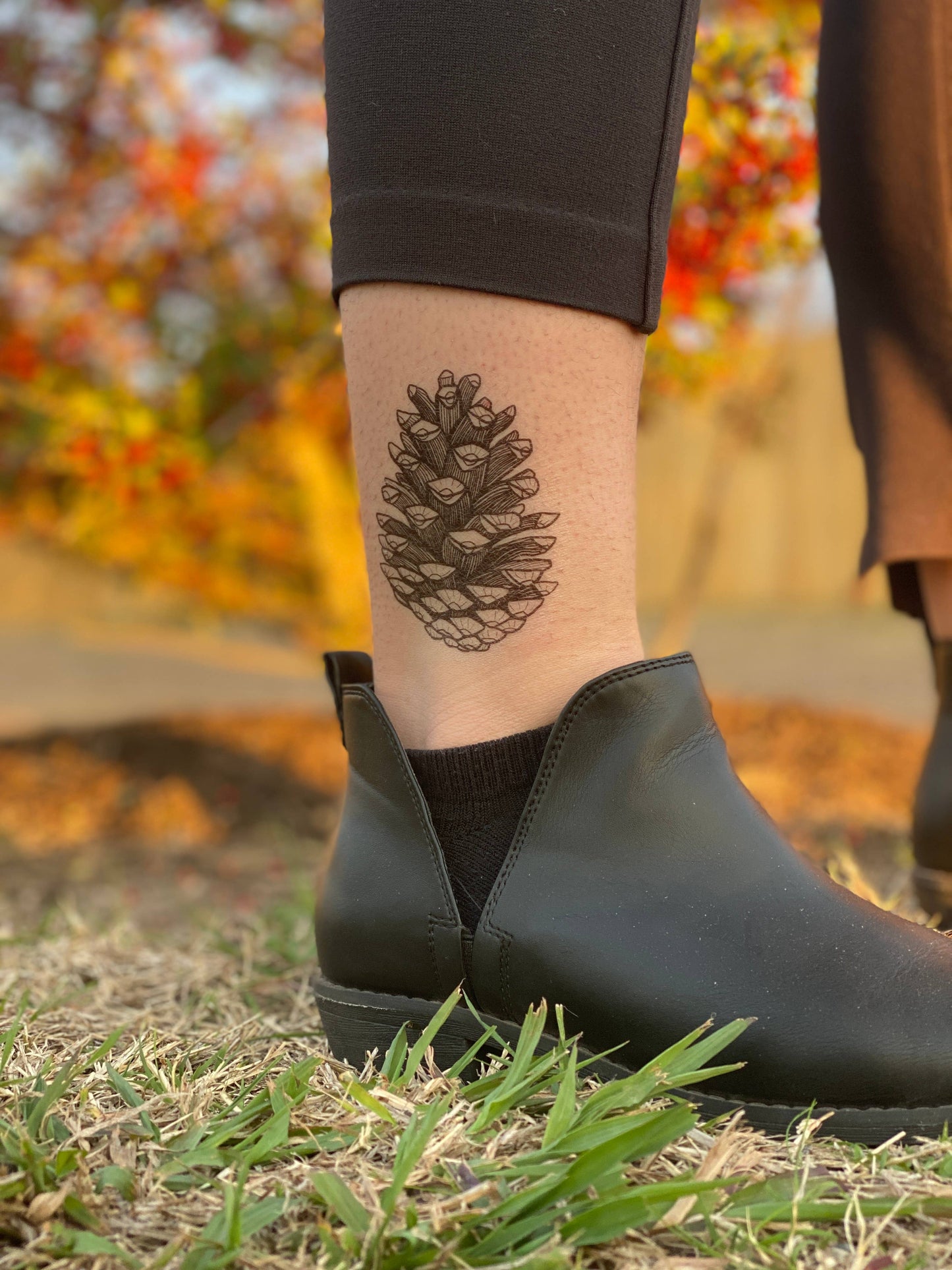 Pinecone Temporary Tattoo: 1-Pack