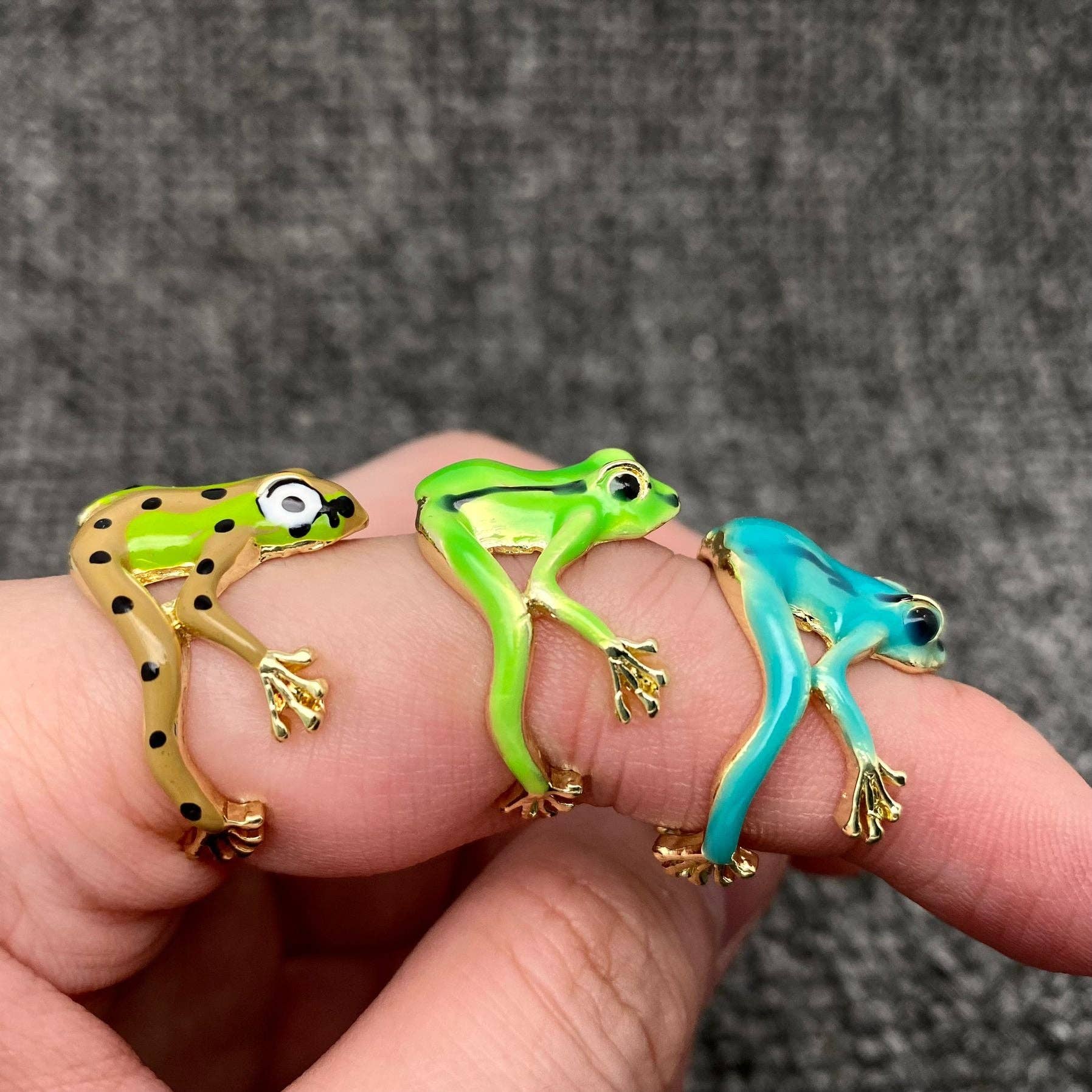Funny Enamel Tree Frog Ring – The Plant Room