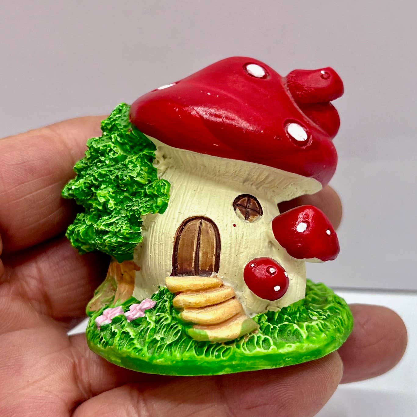 Mushroom Miniature House Figurines-4