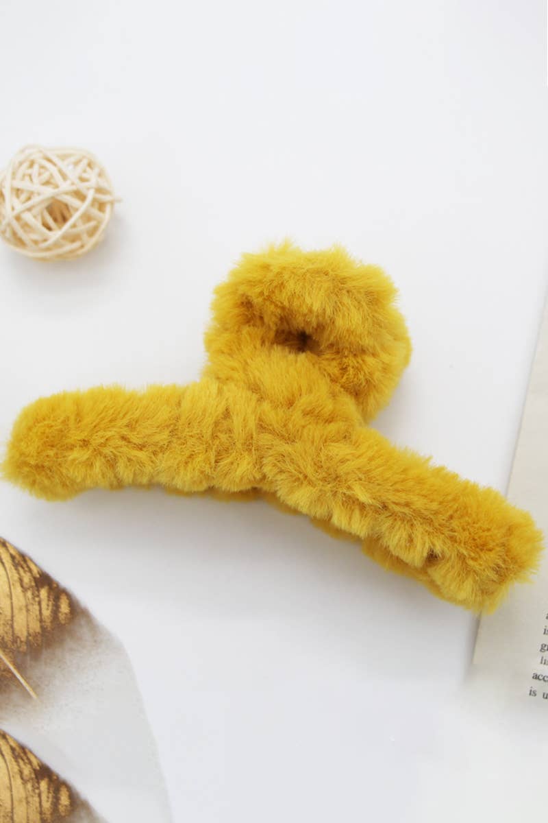 MULTICOLOR FAUX FUR HAIR CLAW CLIP TWIST