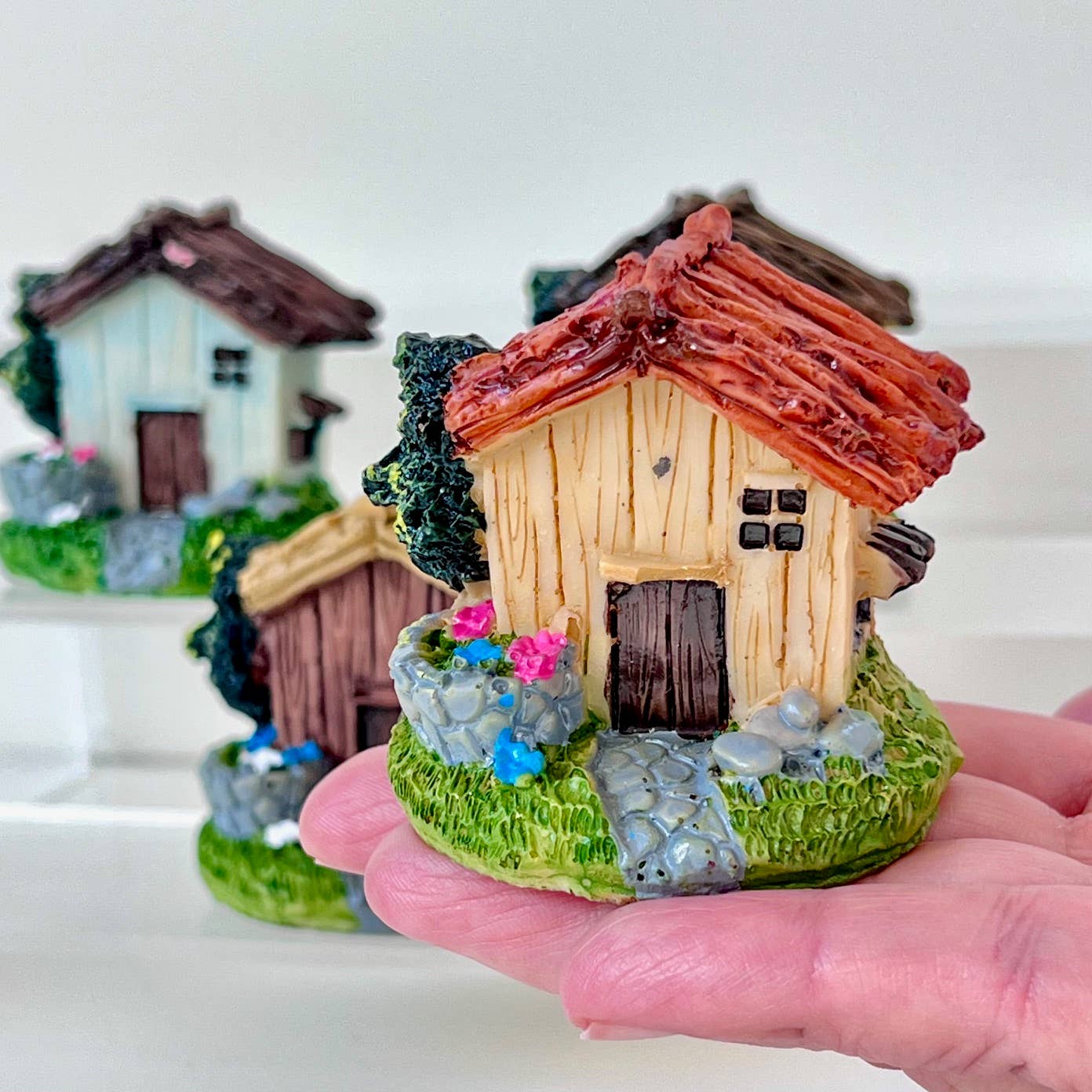 Shack Miniature House Figurines-4