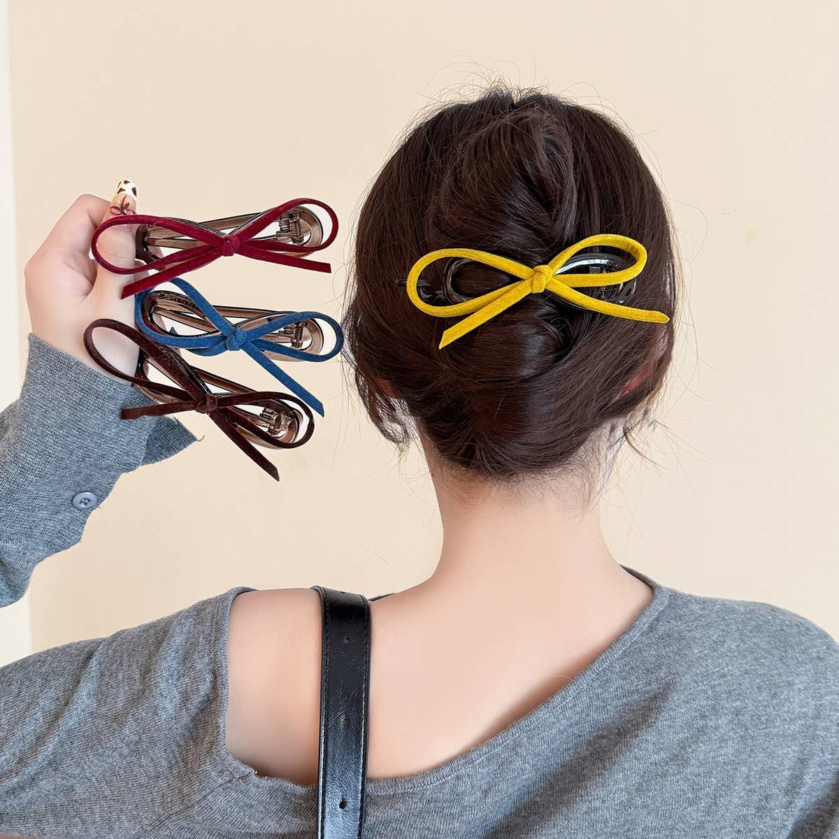 Velvet Bow Twist Clip Elegant Hair Claw_CWAHA08043