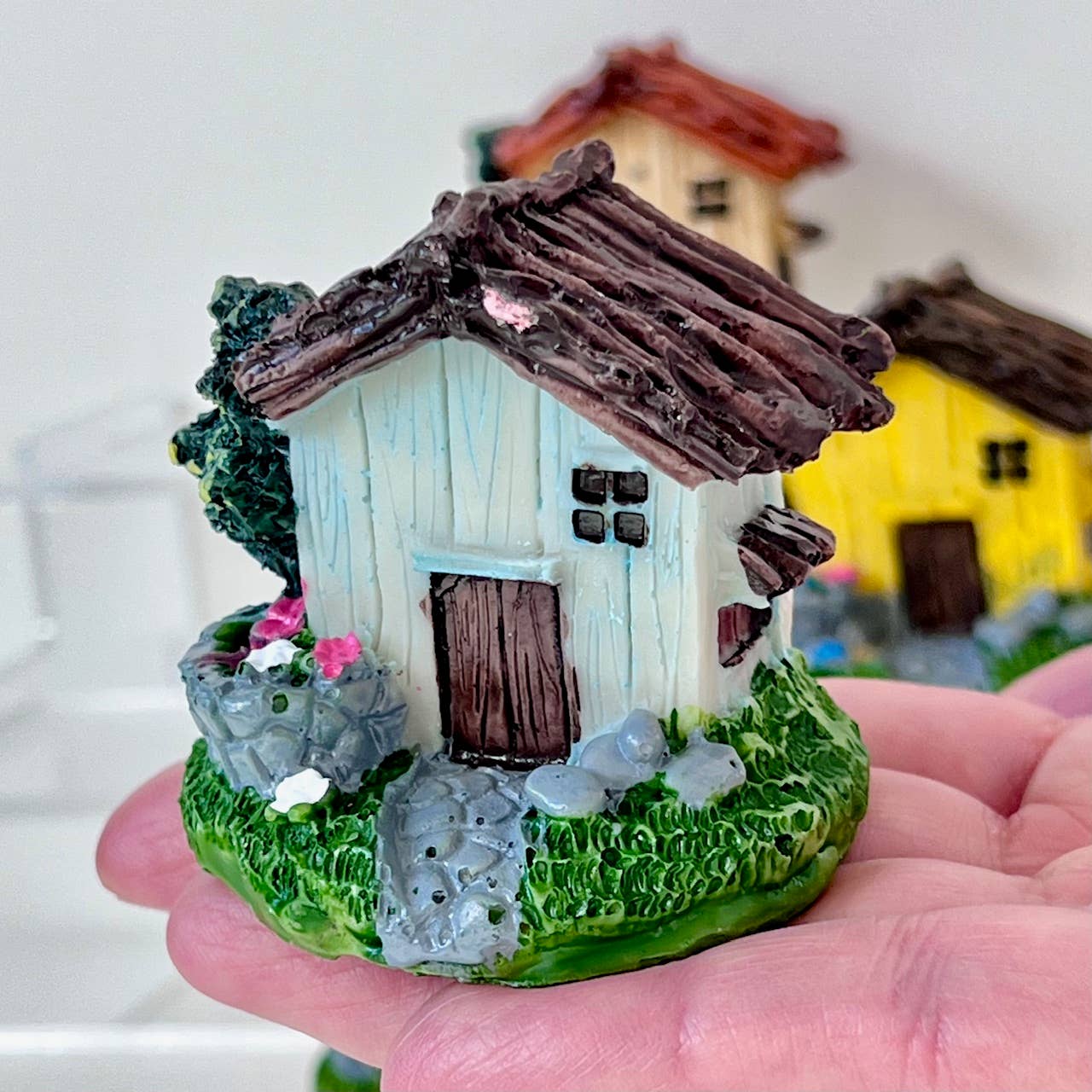 Shack Miniature House Figurines-4