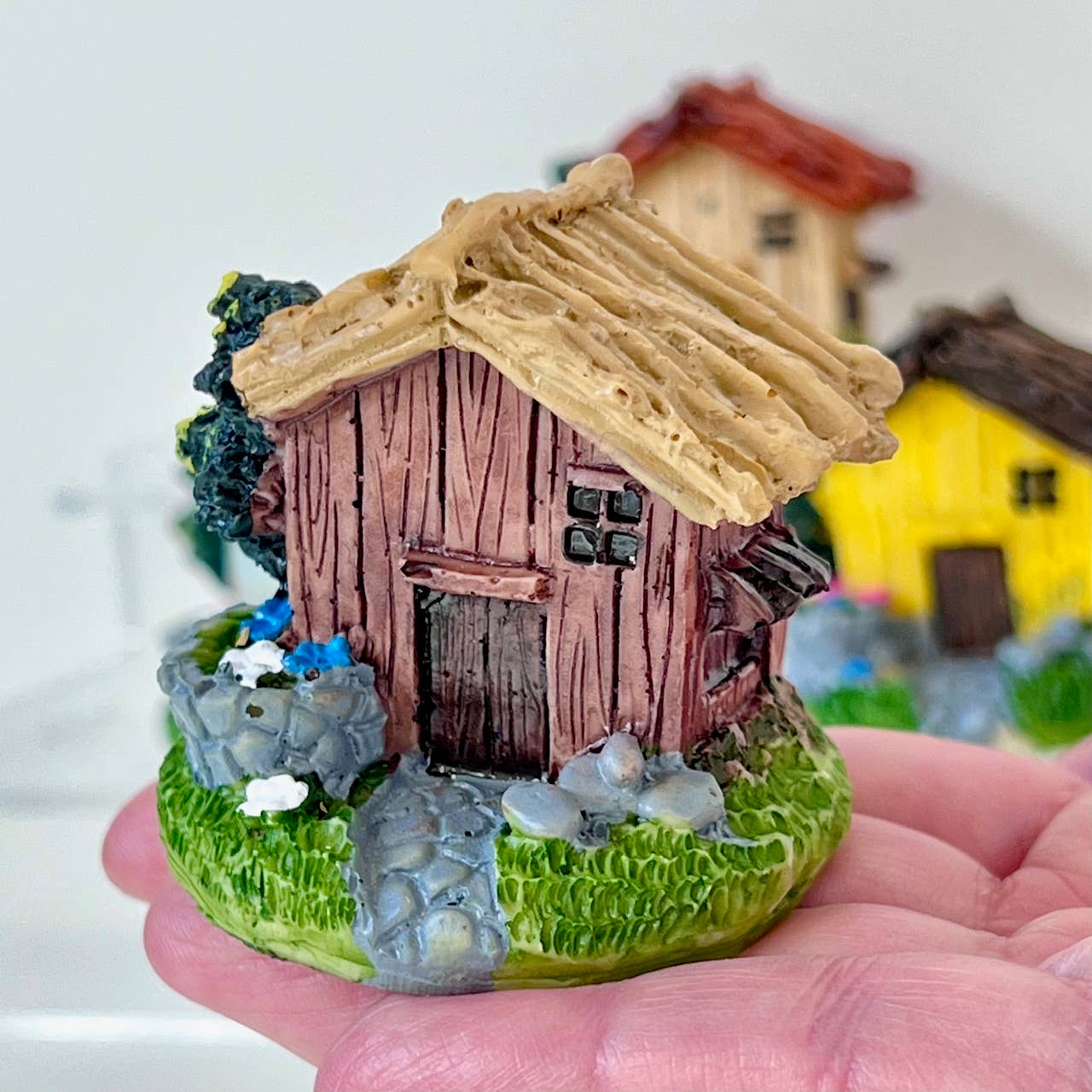 Shack Miniature House Figurines-4