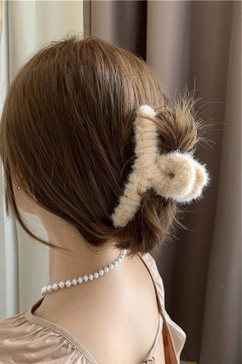 MULTICOLOR FAUX FUR HAIR CLAW CLIP TWIST